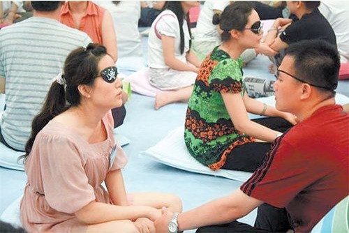 社会焦点：广东灵修课程机构涉嫌淫乱（图）